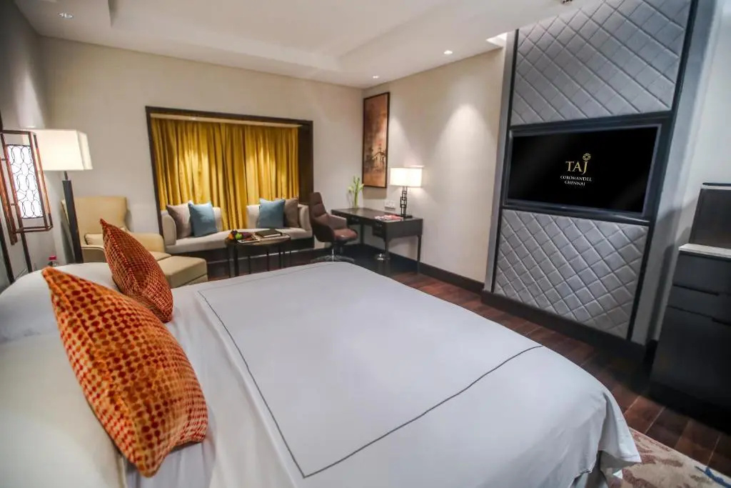 Standard Club room