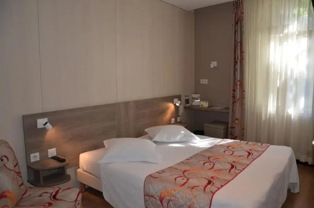 BRIT HOTEL Confort Le Revest Sainte Maxime - Chambres