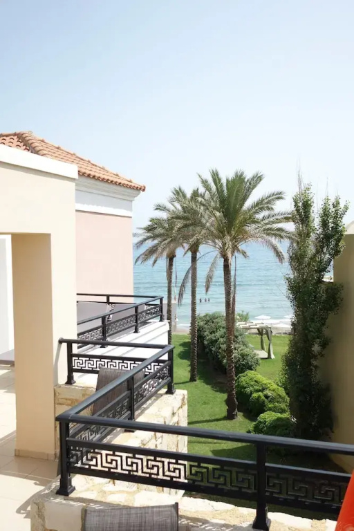 Alexandra Beach Hotel