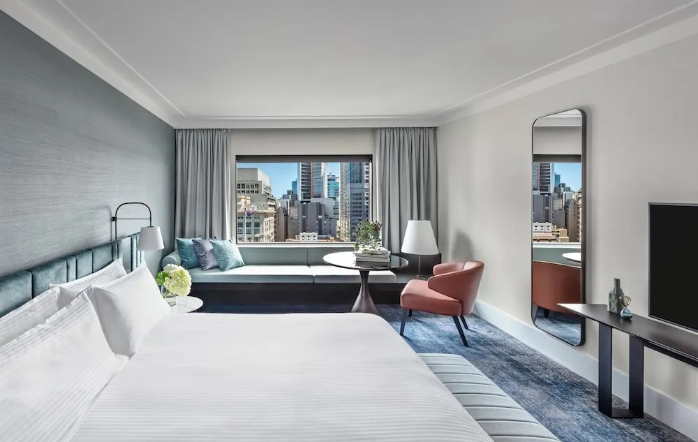 Classic Double room with city view (full double bed)
