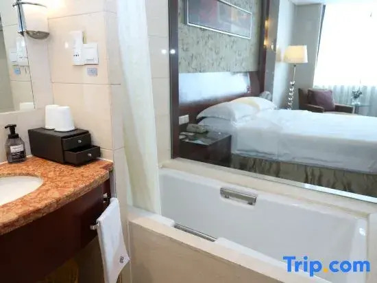 Двухместный номер Comfort двуспальная кровать в Jinding Mingdu International Hotel