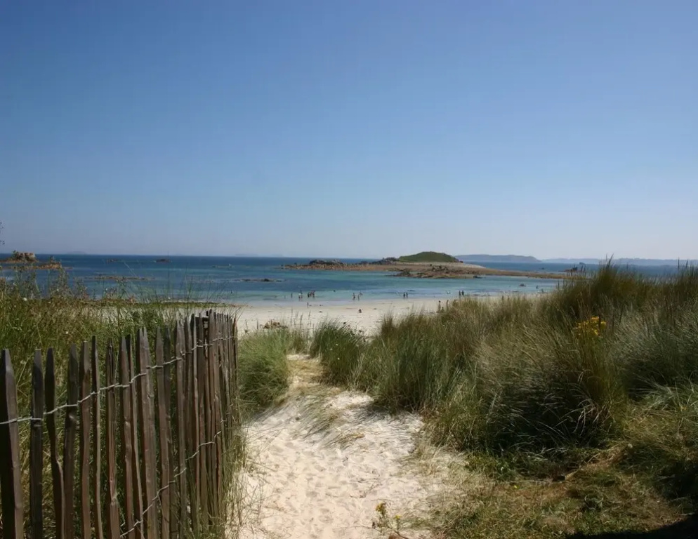 Holiday Home in Port-blanc Near Les Dunes Beach