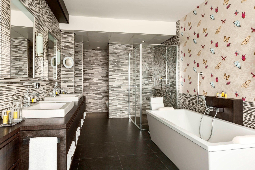 (1)Presidential Double Suite (full double bed) (bed type is subject to availability) at The Hague Marriott Hotel in The Hague