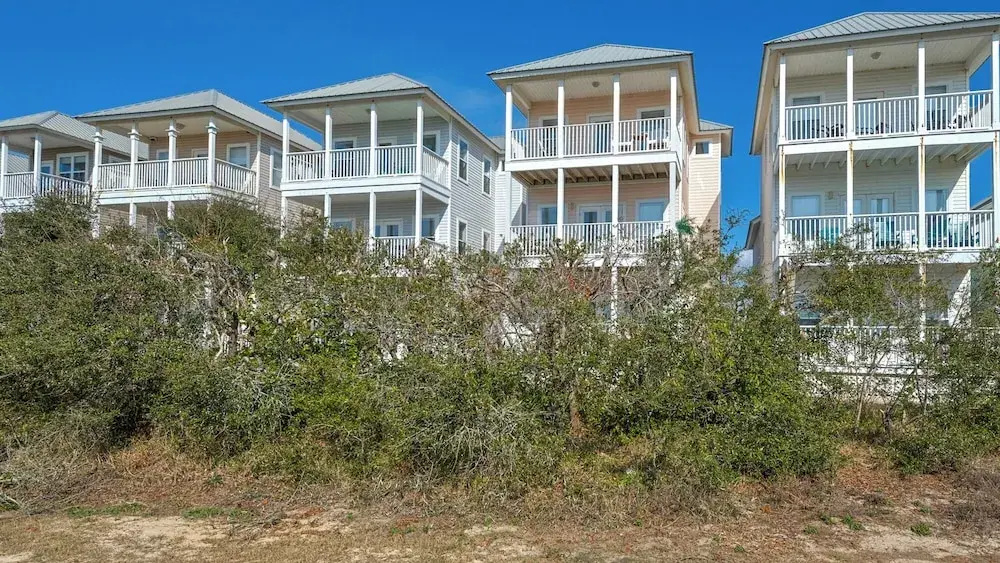 4-bedroom Cottage in Seacrest Beach ~ Gulf Views ~ Community Pool