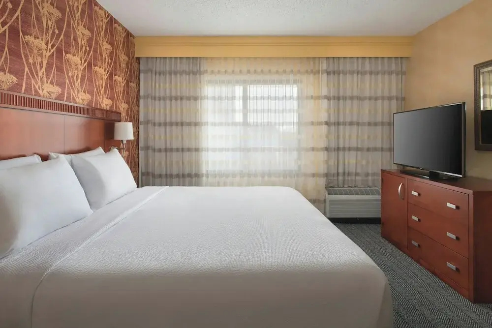 Double Suite (full double bed)