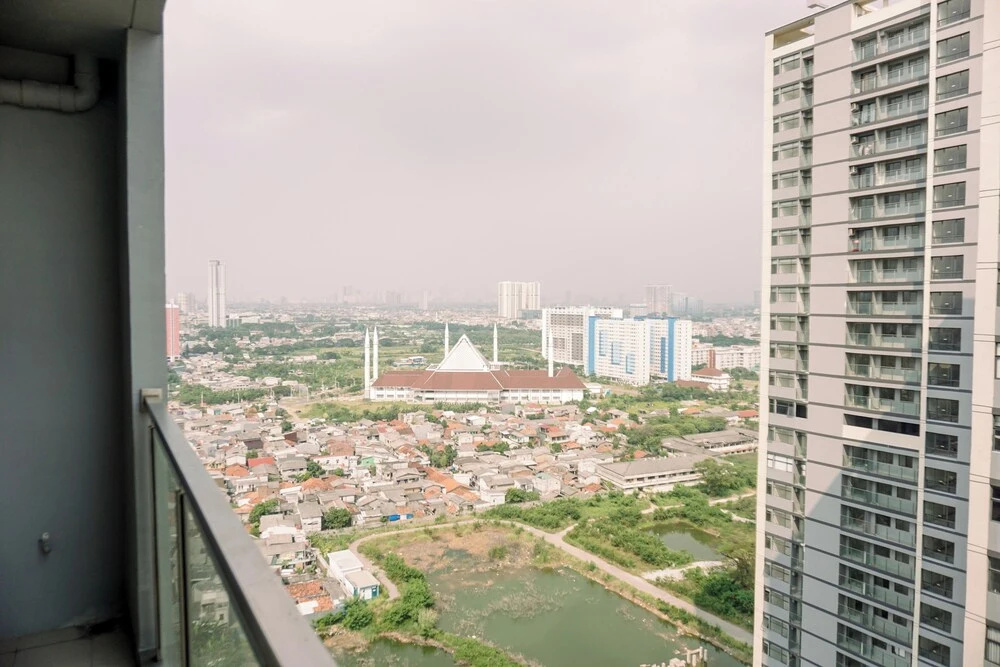 Comfort 1Br With Working Room At Daan Mogot City Apartment