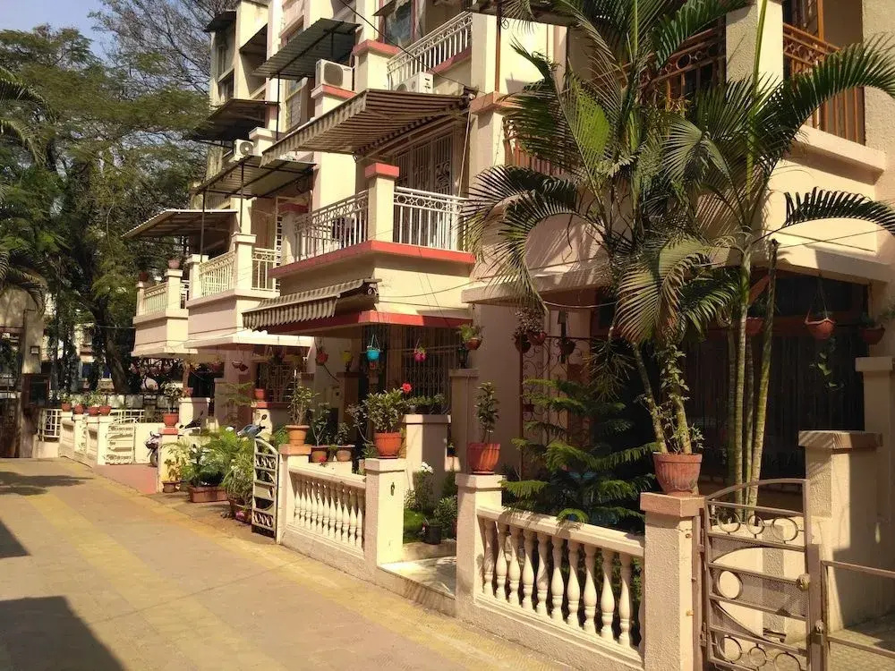 ZRI 24 hospitality service apartment
