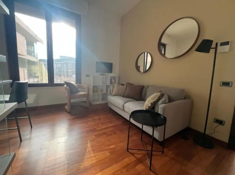 Garibaldi - Bright Cozy 1 BR in the Heart of Brera