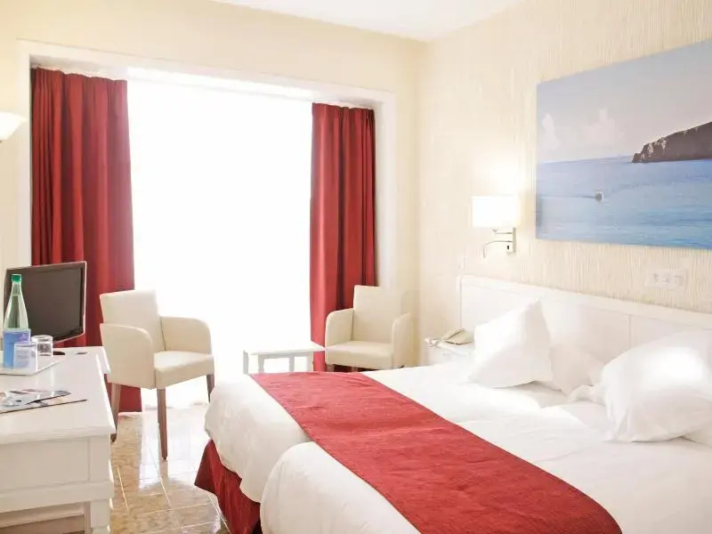 Standard Double room with balcony (full double bed)
