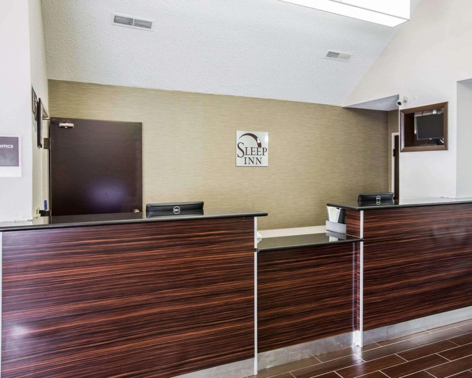 Lobby & Reception