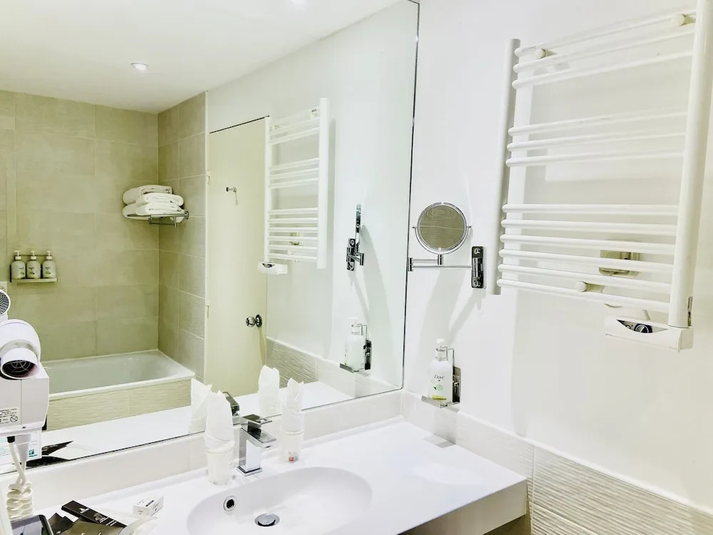 Holiday Inn Calais-Coquelles by IHG - Chambres