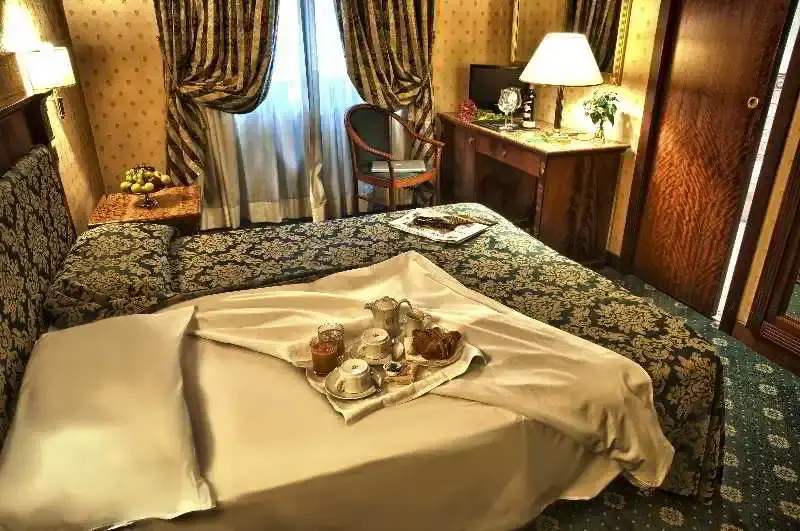 Double room (twin beds)