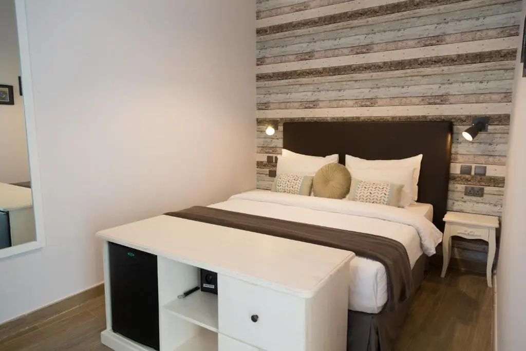 Double room with balcony (full double bed)