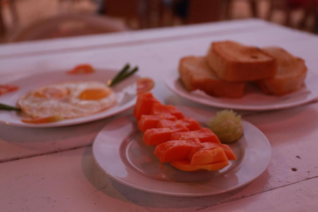 Budde's Beach Restaurant & Guesthouse