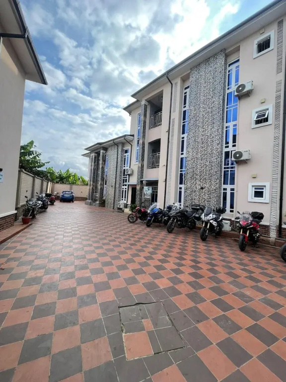 De Ross Hotel & Suites