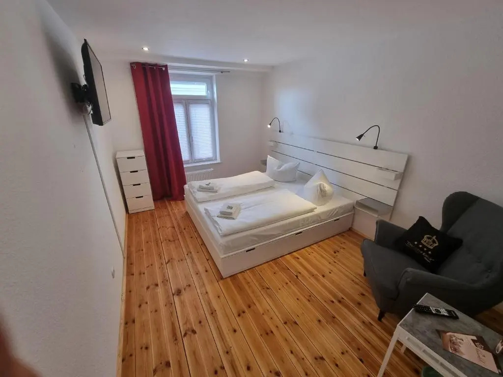 3 Bedrooms Apartment