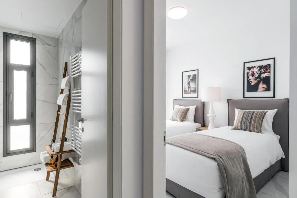 2 Bedrooms Apartment