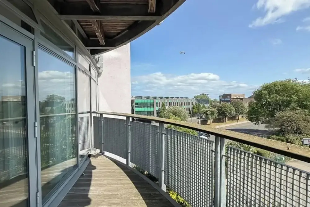 Flat - Sleeps 4 - Parking - Balcony - Pet Friendly