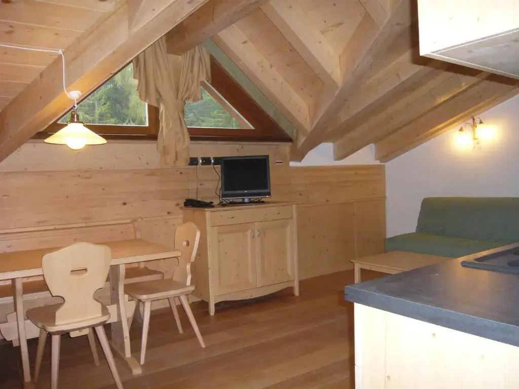 1 Bedroom Attic Apartment