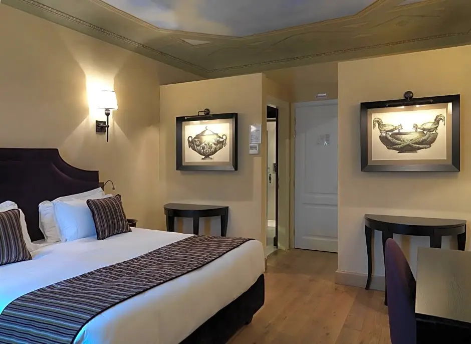 Deluxe Double room (full double bed)