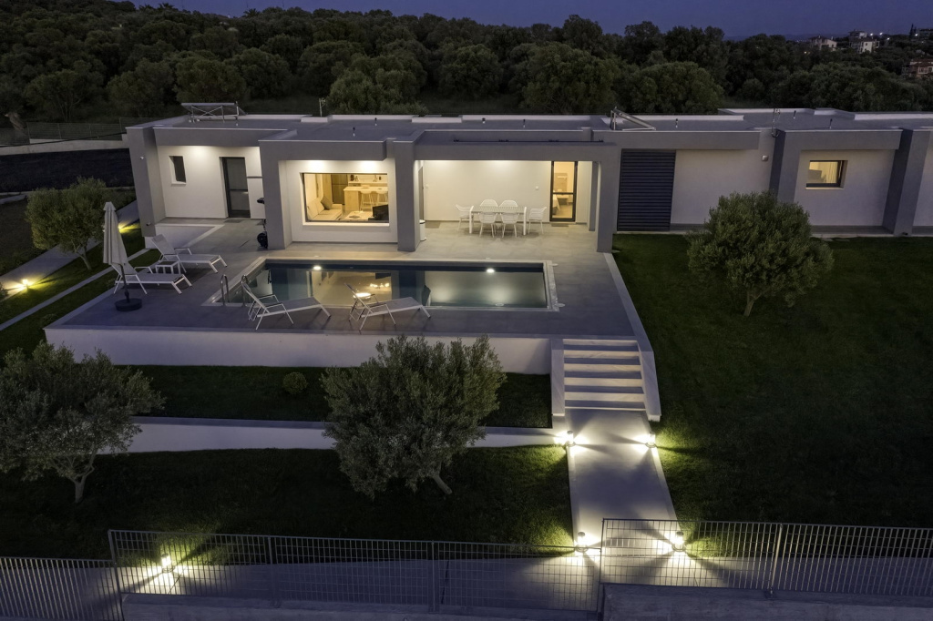 Merelia Luxury Villas - Sunset with Heated Pool