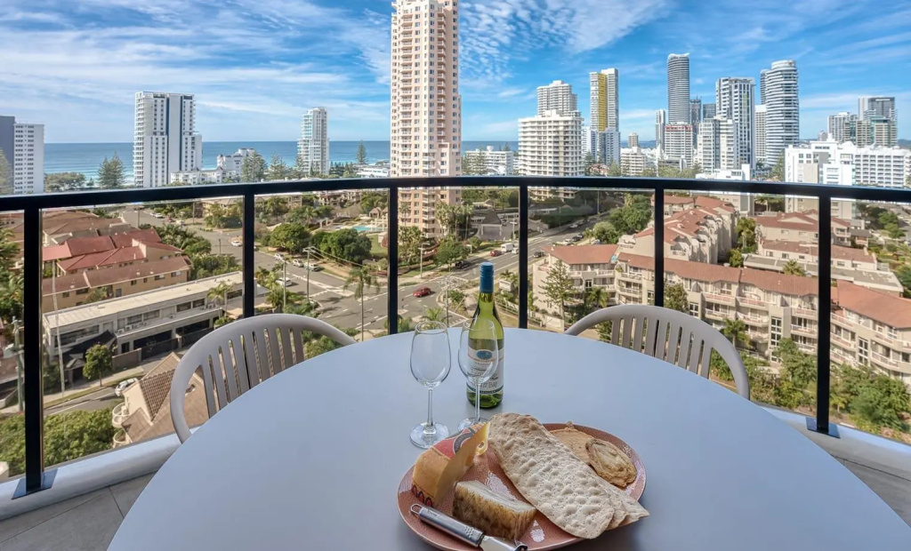 2 Bedrooms Apartment with balcony