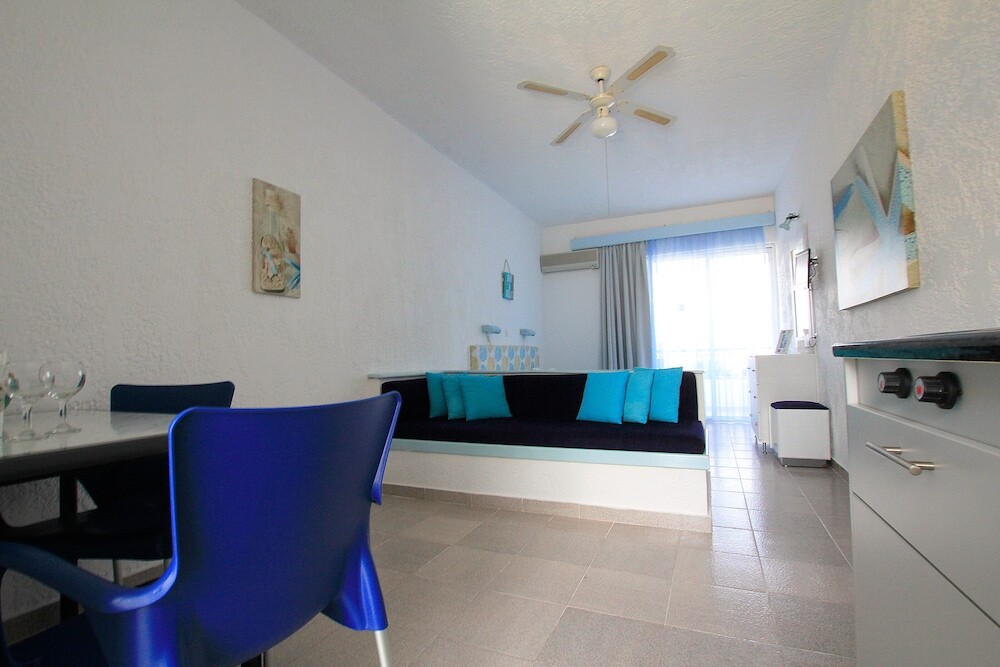 Christiana Aparthotel