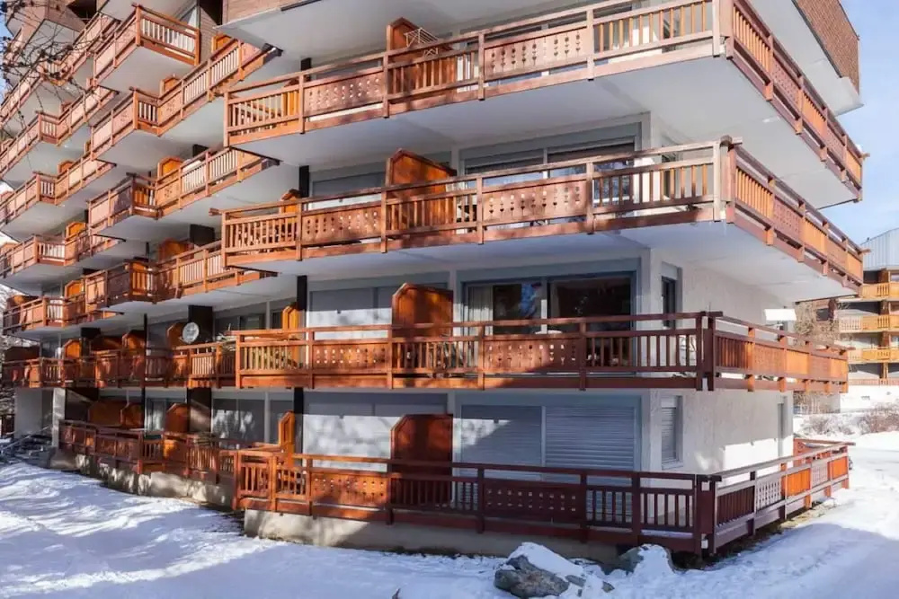Alpine Retreat With Balcony