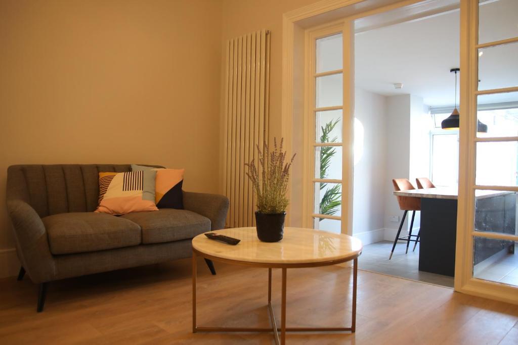 Crawford House- ScholarLee Living Apartments by null