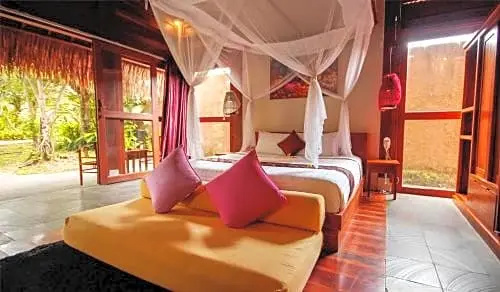 Standard Double room with garden view (full double bed)
