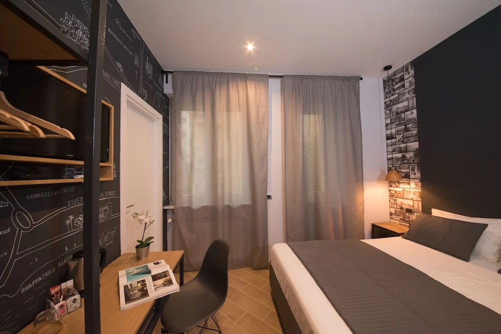 Economy room