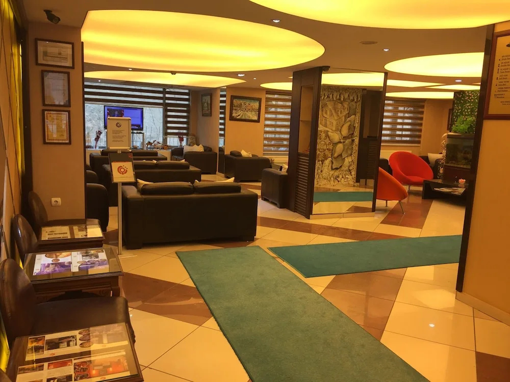 Lobby & Reception