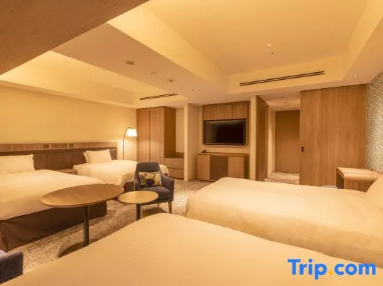 Standard Quadruple Club room