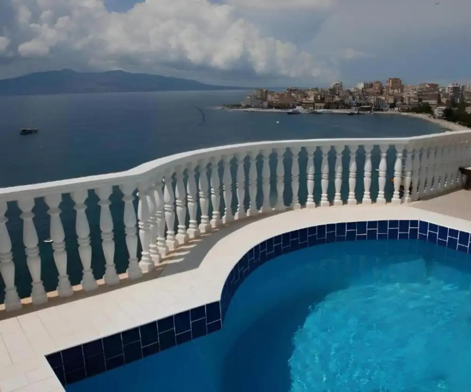 Monte Cristo Hotel with Rooftop Pool - Général