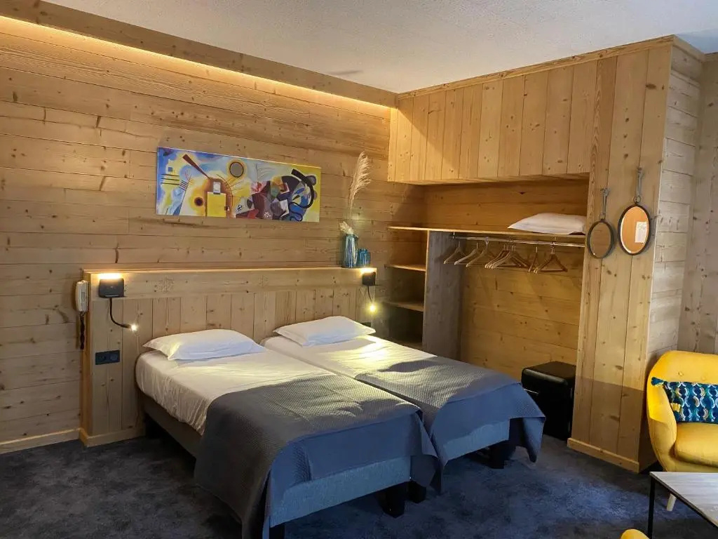 Double Chalet (twin beds)