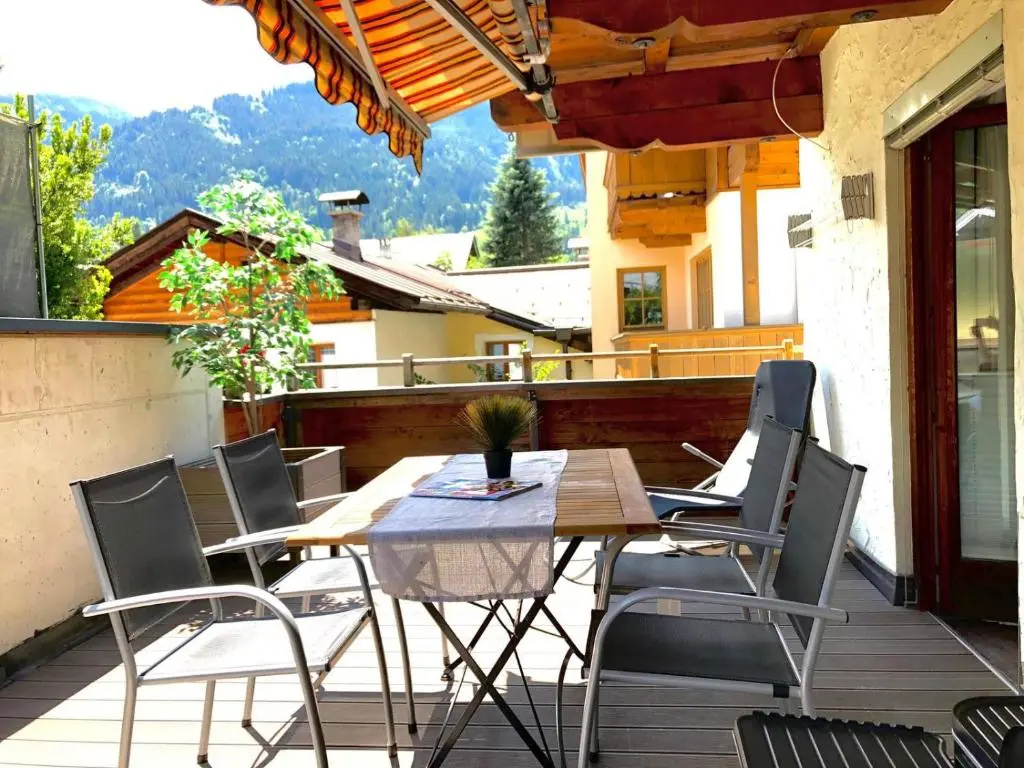 3 Bedrooms Apartment