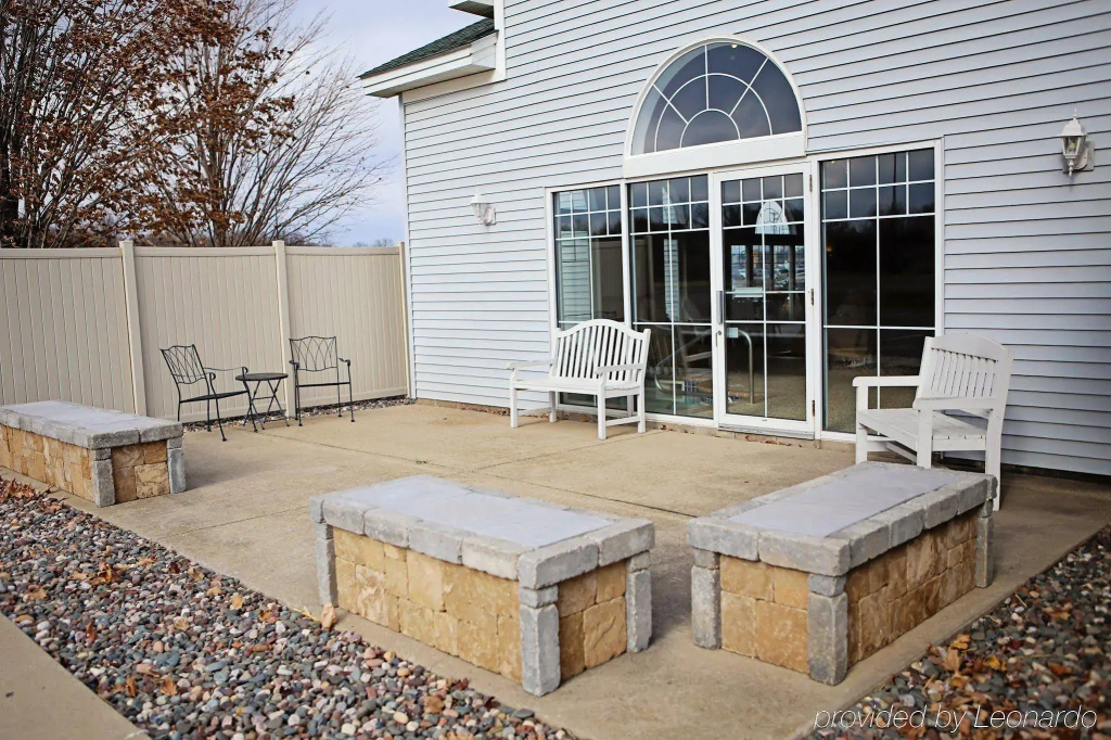 Country Inn & Suites by Radisson, Buffalo, MN