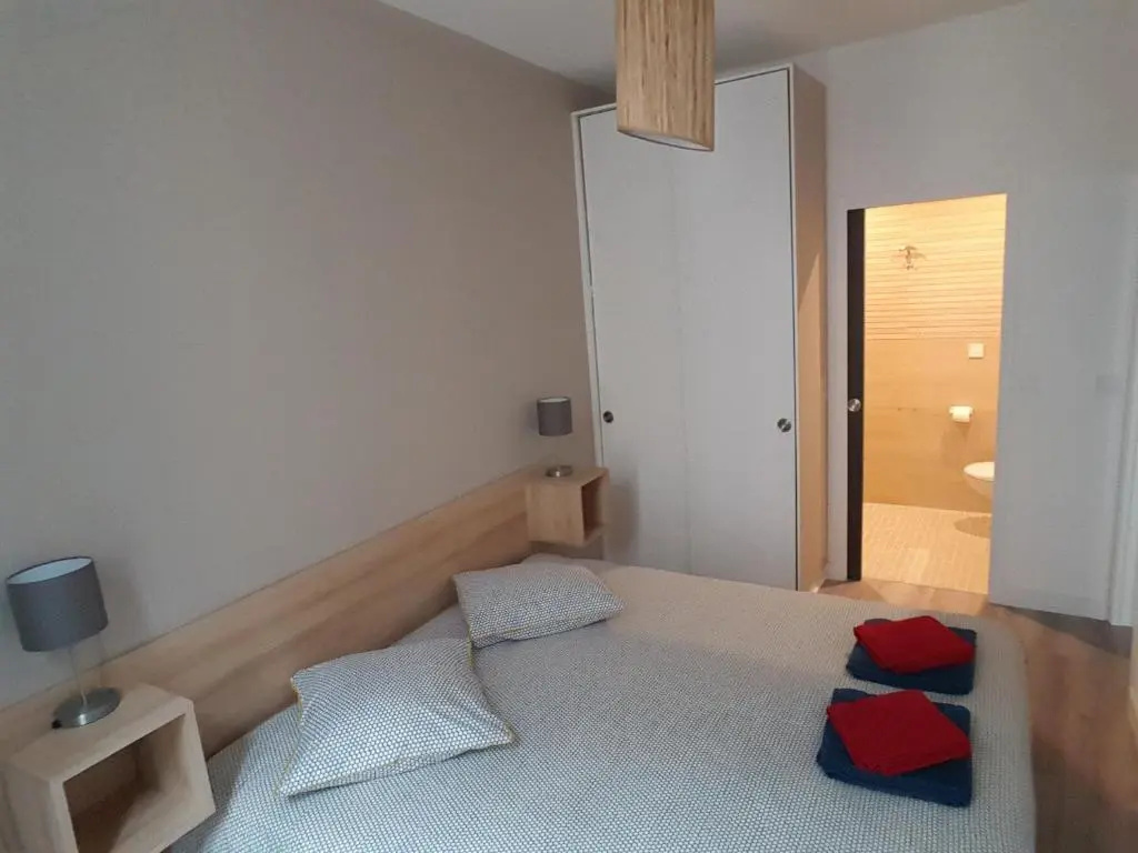 2 Bedrooms Apartment