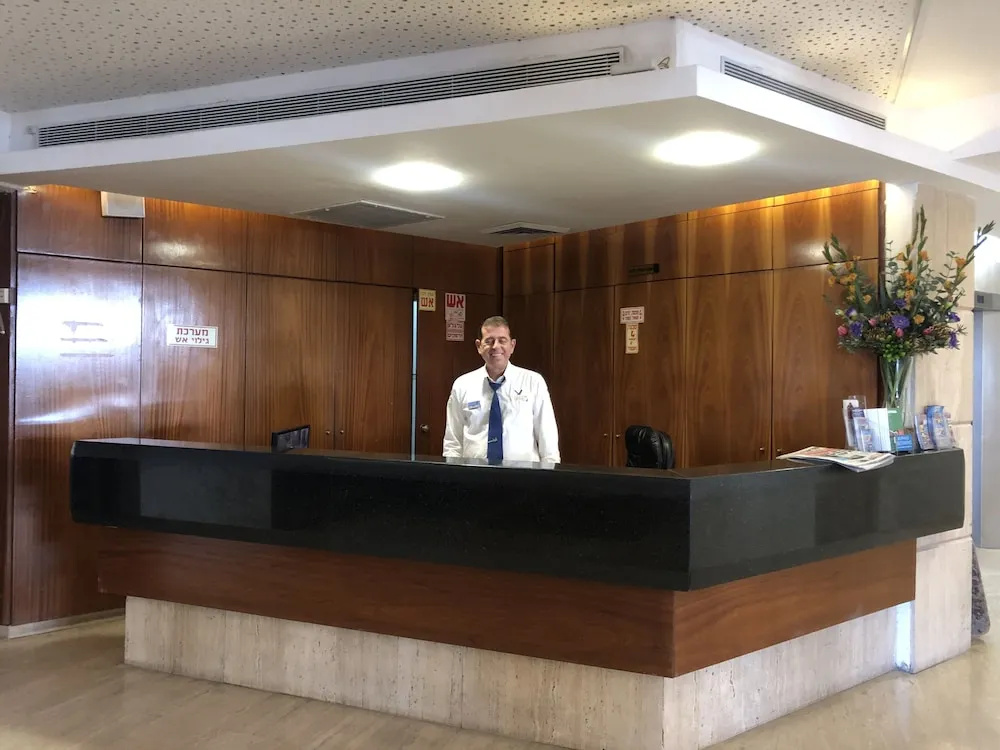 Lobby & Reception