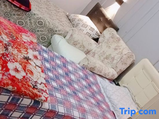 Standard Twin Bedroom