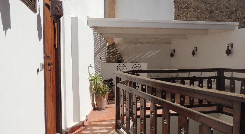Balcony & Terrace