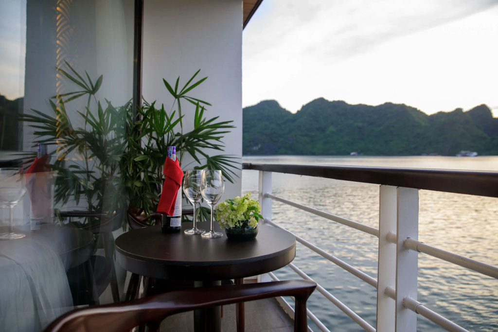 V'Spirit Cruise