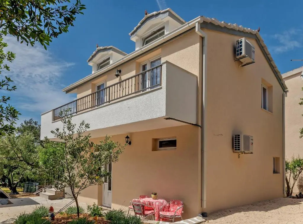 Beach Resort Apartments Bucina - Chambres