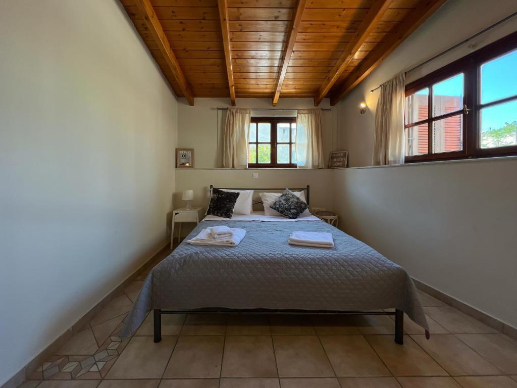 Central Apartments in Psiri by null