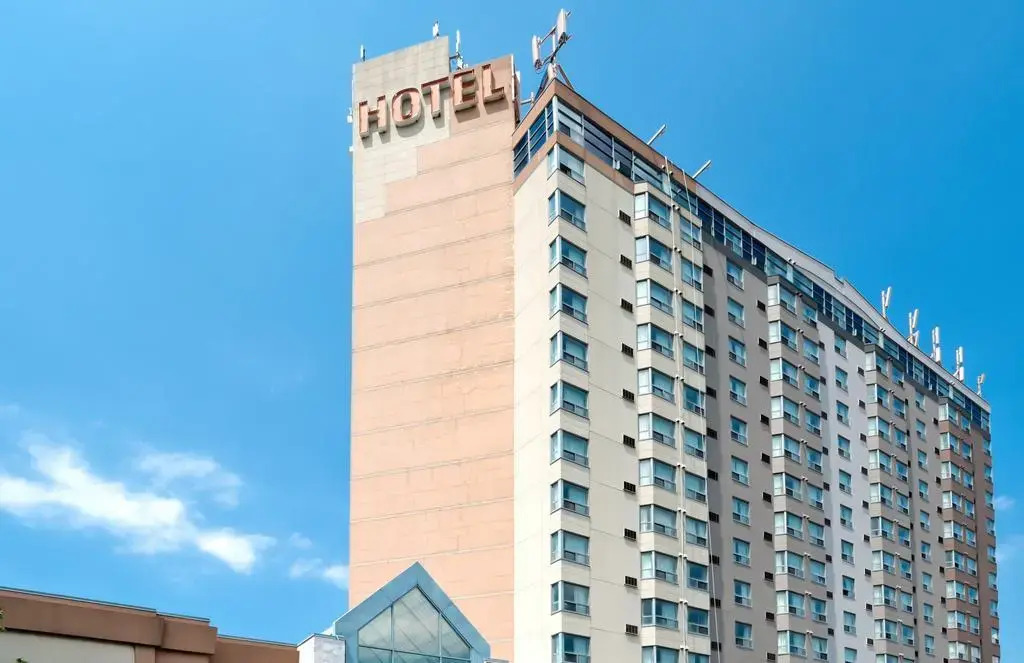 Sandman Signature Mississauga Hotel - фото 37