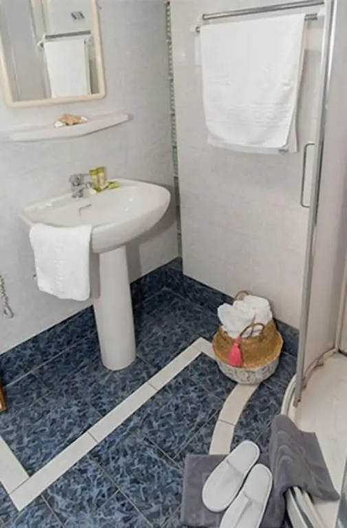2 Bedrooms Superior Quadruple room with view