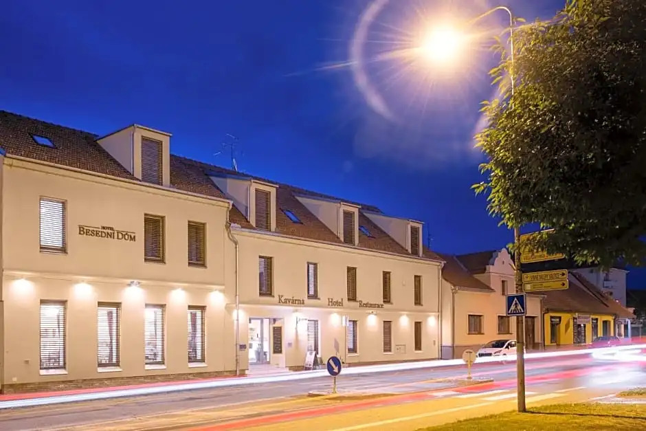 Hotel Besedni Dum