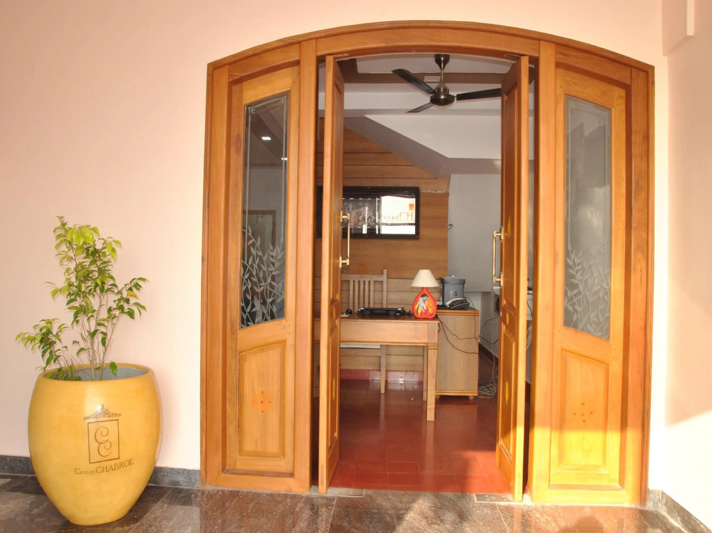 Lobby & Reception