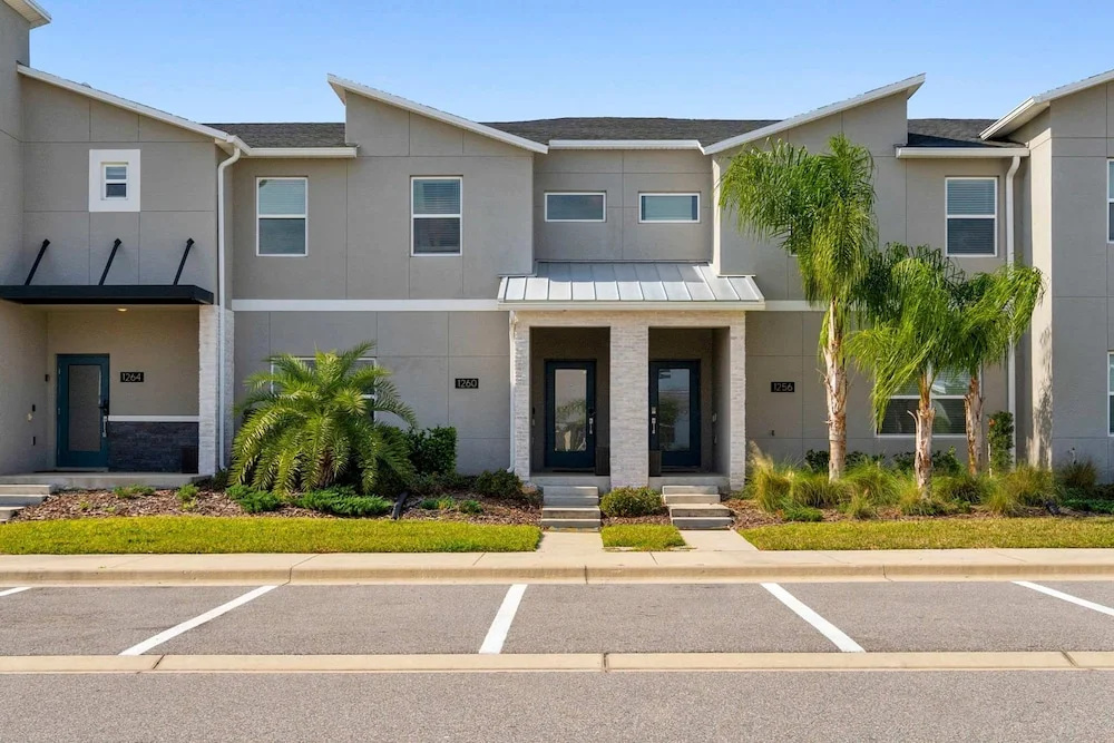 Chic 4BR Home With Mickey Star Wars Rooms