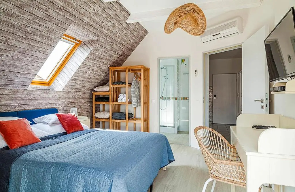 2 Bedrooms Apartment with pool view